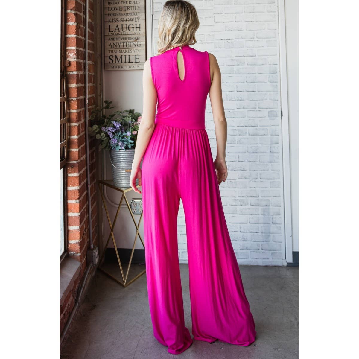 Roundneck Sleeveless Wide Leg Jumpsuit Roundneck Sleeveless Wide Leg Jumpsuit