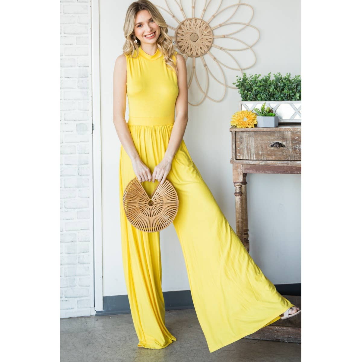 Roundneck Sleeveless Wide Leg Jumpsuit Roundneck Sleeveless Wide Leg Jumpsuit
