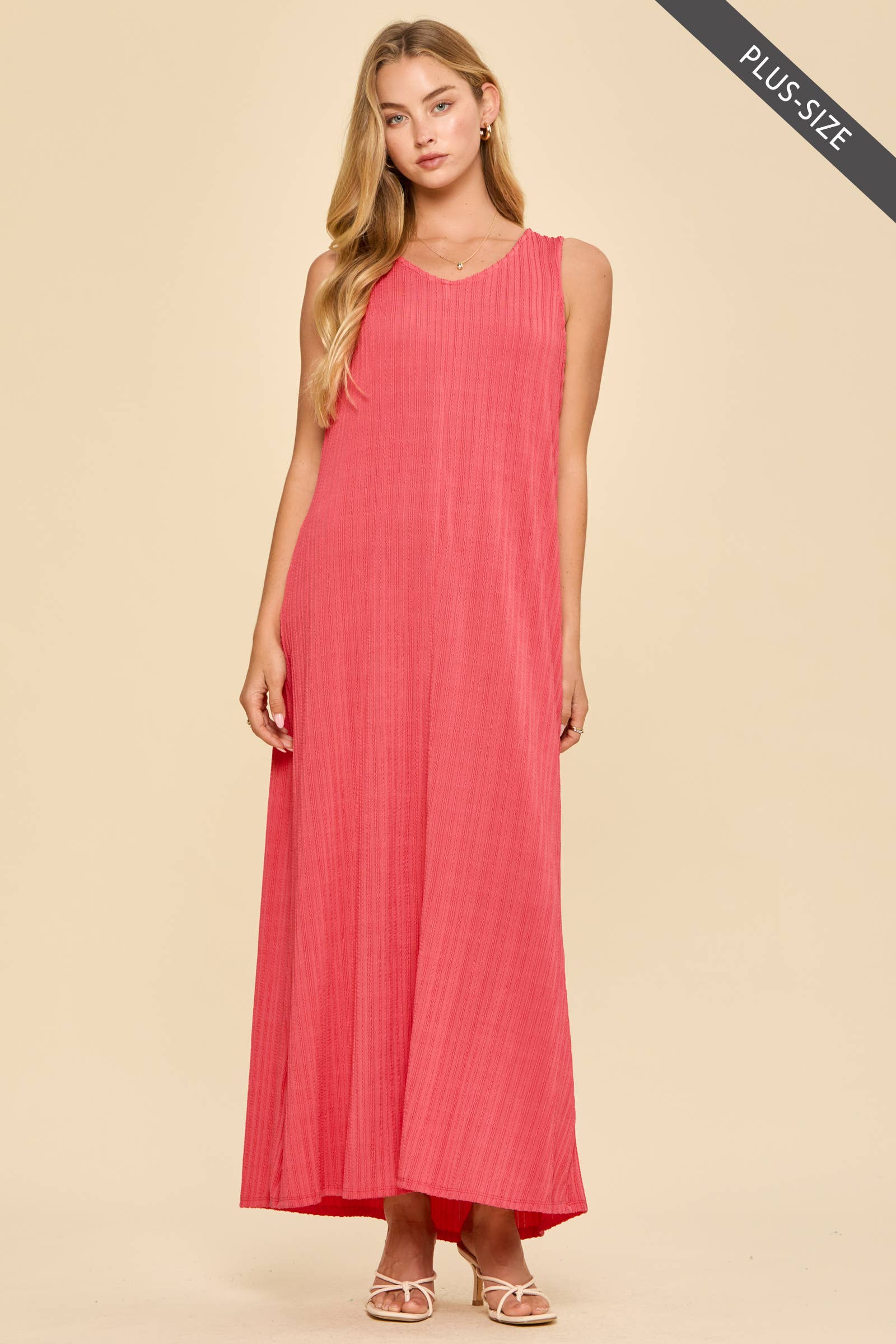 PLUS SIZE Textured V-Neck Maxi Dress