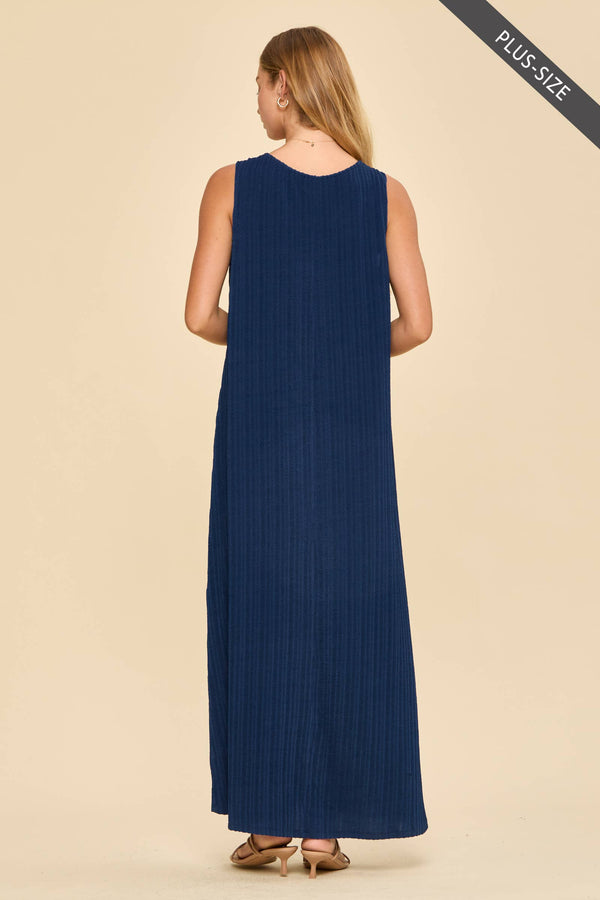 PLUS SIZE Textured V-Neck Maxi Dress