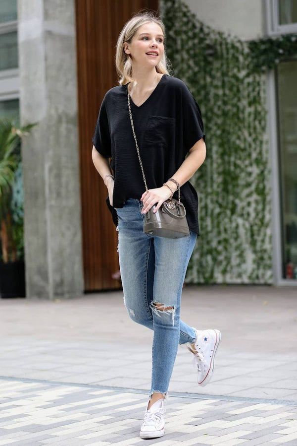 42POPS Airflow Textured V-neck Short sleeve Top: