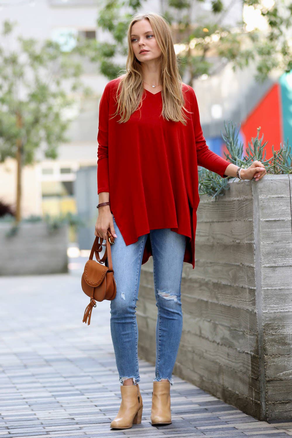 DOLMAN LONG SLEEVE V-NECK SIDE SLIT HI-LOW HEM TOP