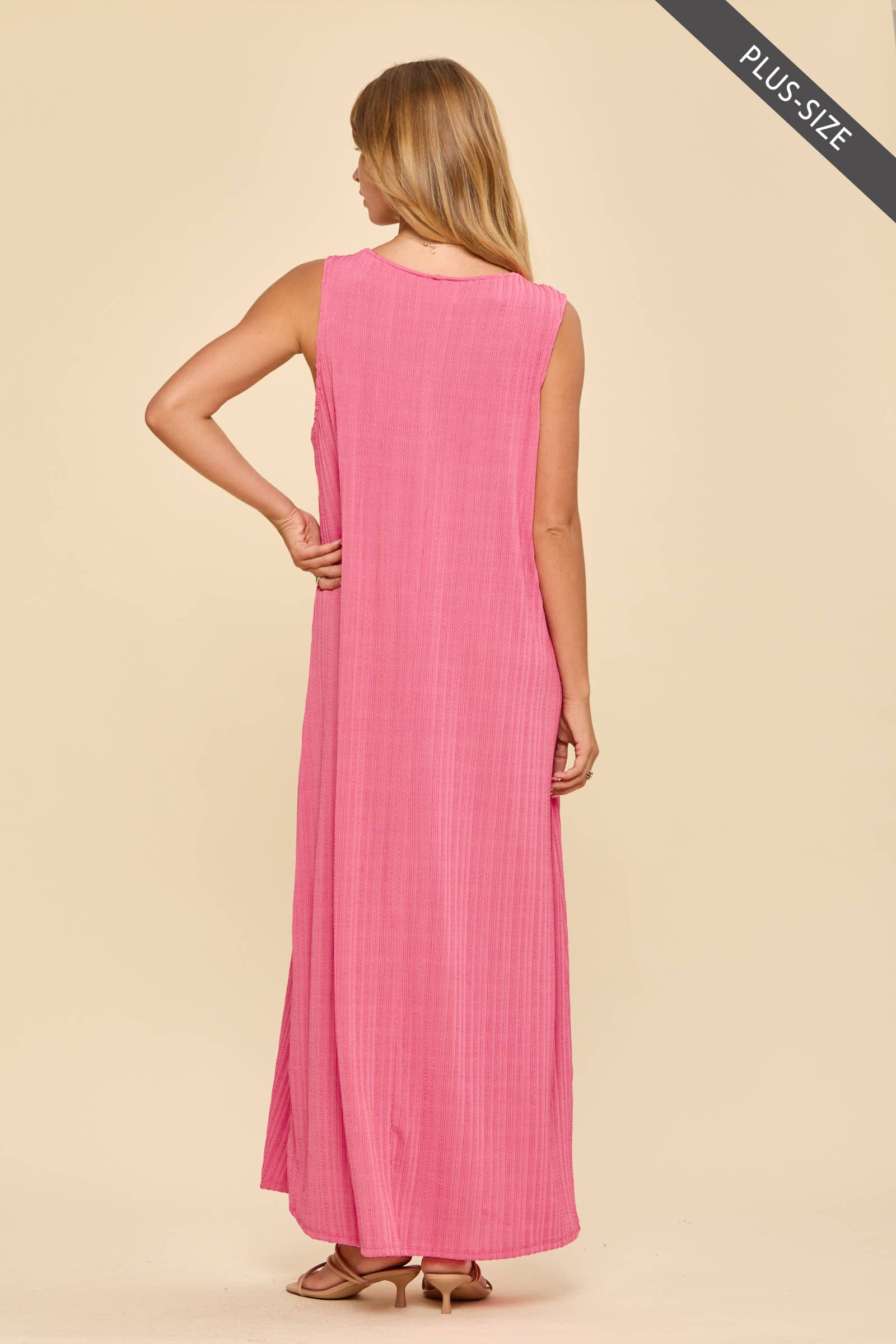 PLUS SIZE Textured V-Neck Maxi Dress