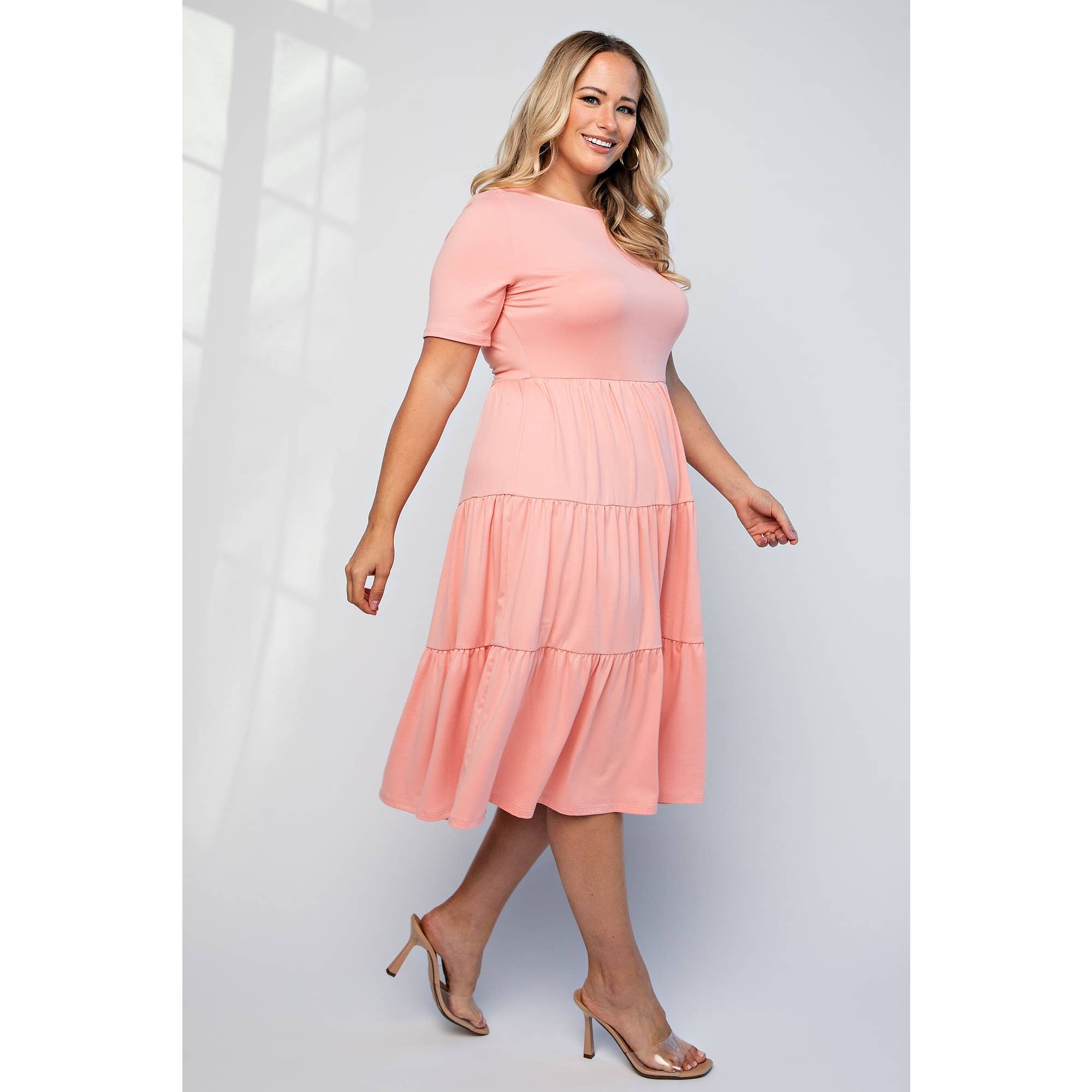 74282CD  PLUS SIZE SHORT SLEEVE TIERED DRESS