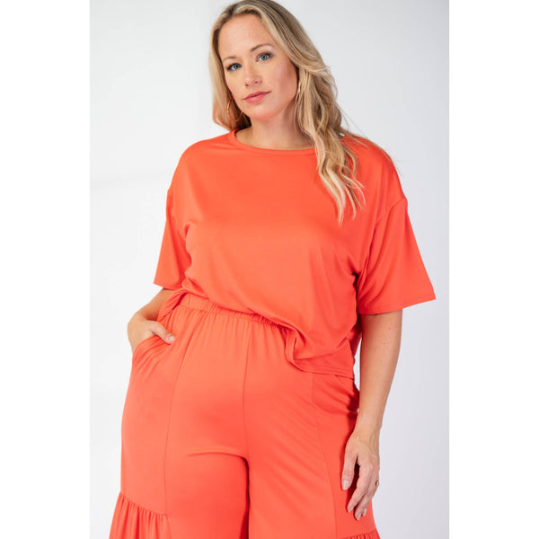 PLUS SIZE SHORT SLEEVE TOP AND WIDE TIERED LEG PANTS SET
