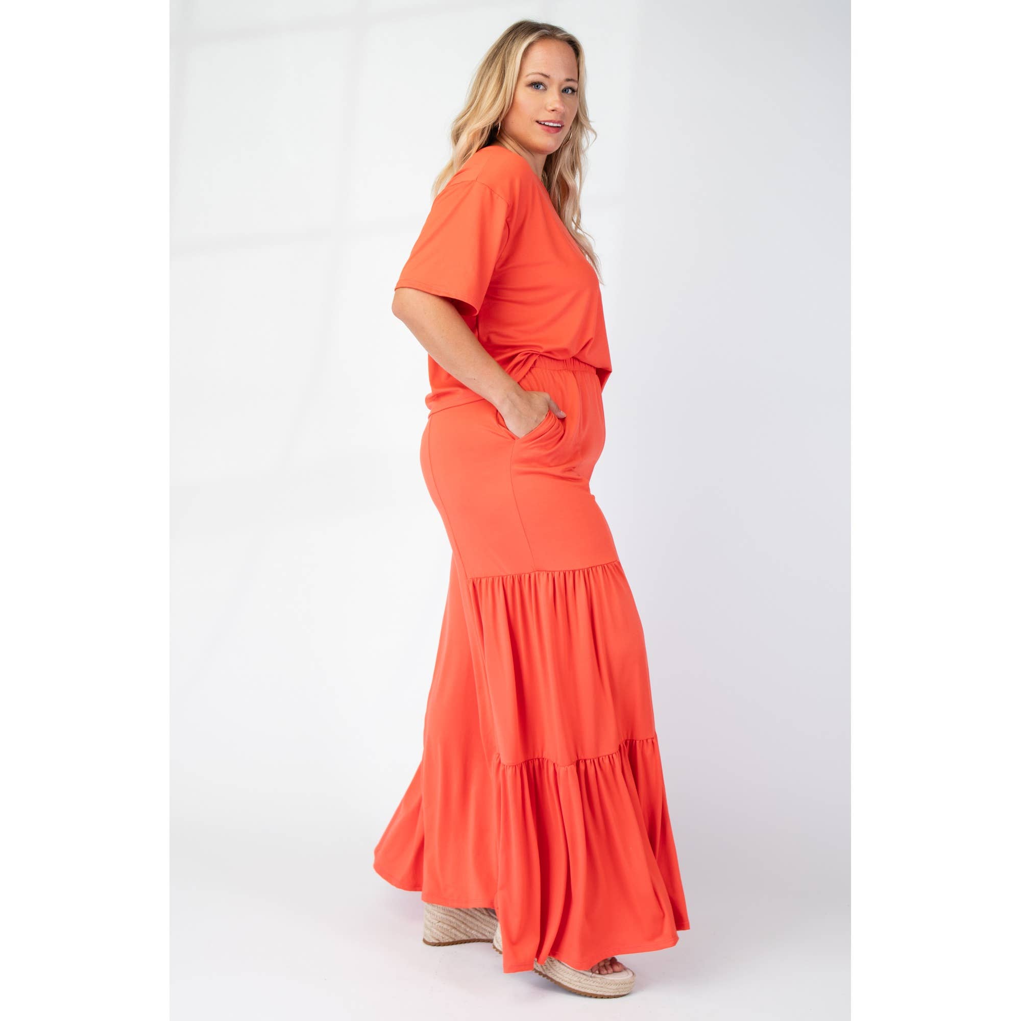 PLUS SIZE SHORT SLEEVE TOP AND WIDE TIERED LEG PANTS SET
