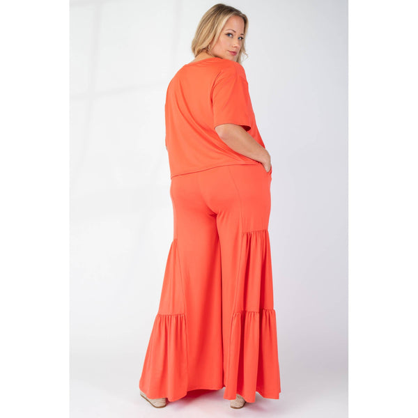 PLUS SIZE SHORT SLEEVE TOP AND WIDE TIERED LEG PANTS SET