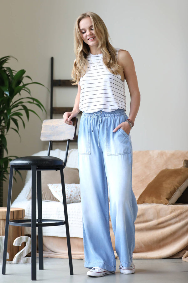 SC130011 LIGHT CHAMBRARY DRAWSTRING WIDE LEG PANTS WITH POCKETS